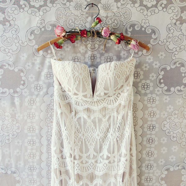 Angelic Lace Maxi Dress: Featured Product Image
