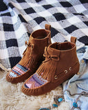 The Chinook Moccasins: Alternate View #1