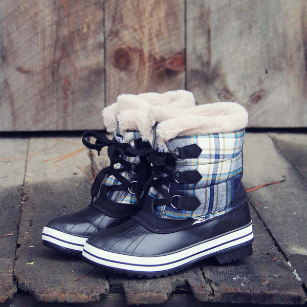 Eskimo Plaid Snow Boots in Navy: Featured Product Image