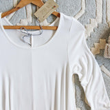 Flurries Basic Tee in White: Alternate View #2