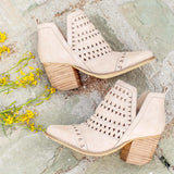 Sequoia Falls Boots in Stone: Alternate View #2