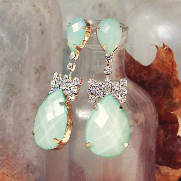 Mint & Bows Earrings: Featured Product Image