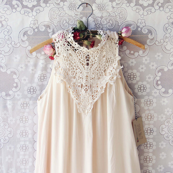 Meadow Sage Dress in Cream: Featured Product Image