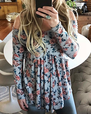 Crescent Flower Top in Gray