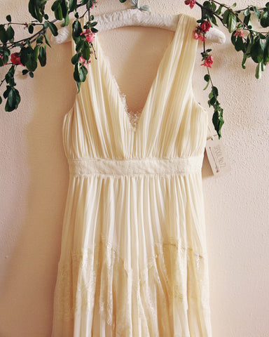 Grecian Lace Dress in Cream