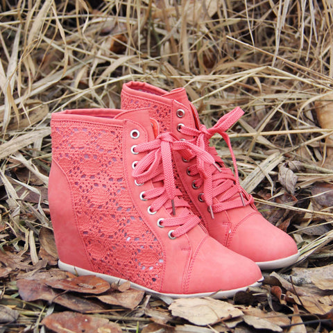 Meadow Lace Booties in Rose