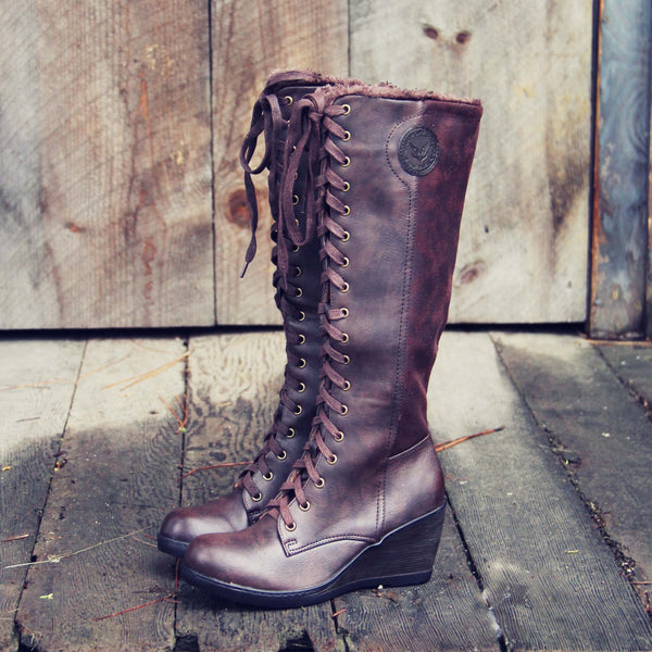 The Chinook Boots in Brown: Featured Product Image