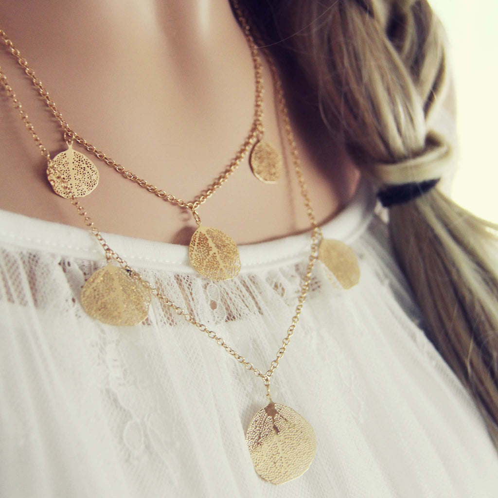 Tangled necklaces