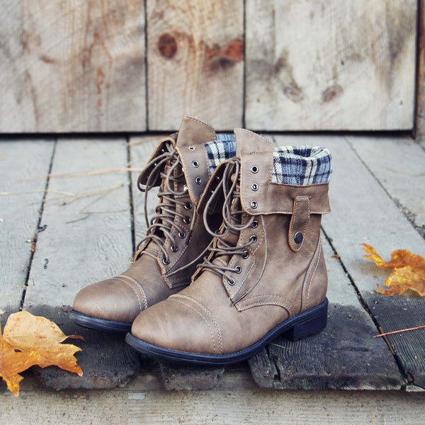 The Lodge Boots in Ash: Featured Product Image