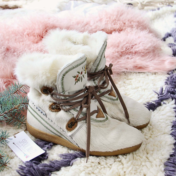 Flurry Vintage Snow Boots: Featured Product Image