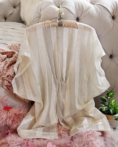 Vintage Flutter Duster: Featured Product Image