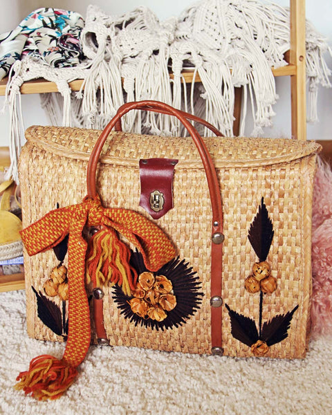 Vintage 70's Woven Tote in Sand: Featured Product Image