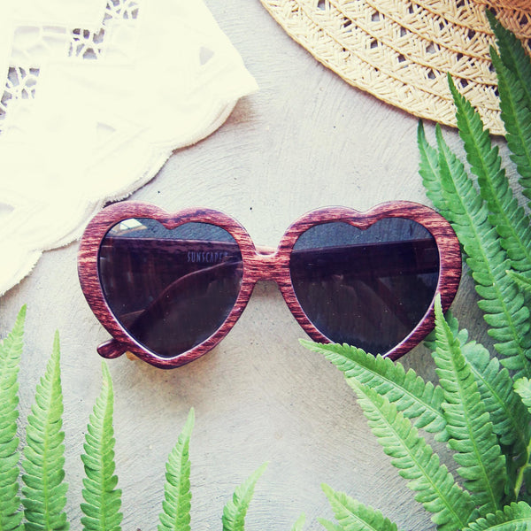 Woodie Heart Sunnies: Featured Product Image